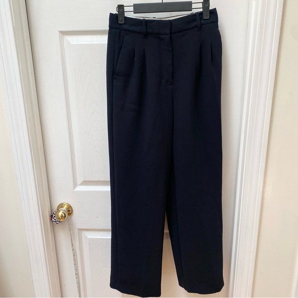 Aritzia Effortless Pants Trousers in size 4 - Picture 2 of 6